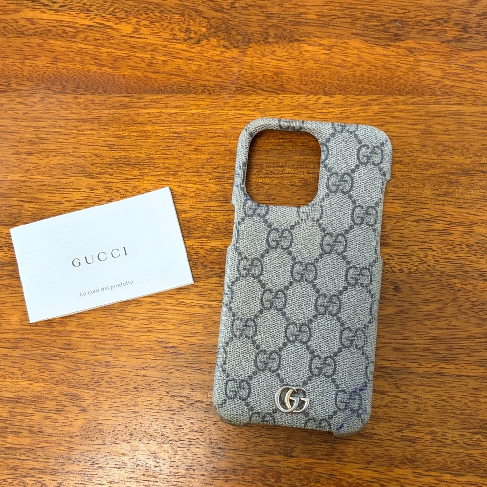 Authentic Gucci GG Supreme Phone Case with Double G Hardware iPhone 13 Promax